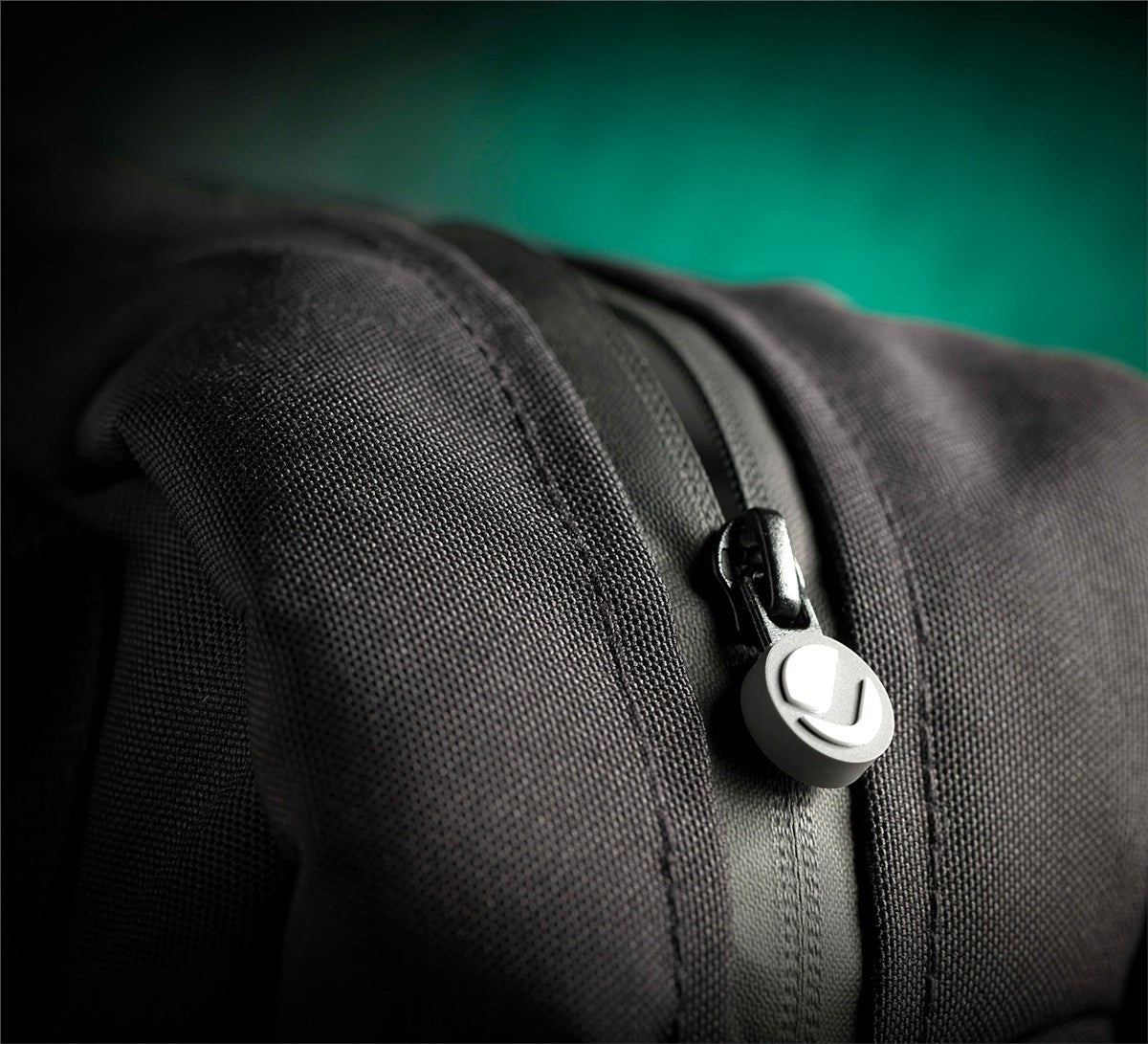 Jané Crosslight Pro Carbon 3in1 Travel System with Lie-Flat Kombibaby Car Seat