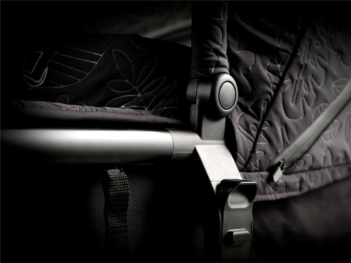 Jané Crosslight Pro Carbon 3in1 Travel System with Lie-Flat Kombibaby Car Seat